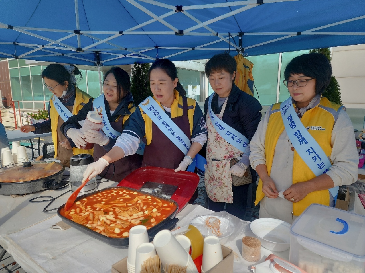 2024 청소년 축제 학부모 꿈사랑나눔 자원봉사단 먹거리 부스 운영 사진